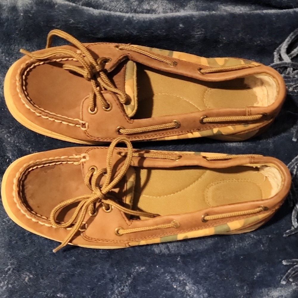 Sperry Brown Leather Loafers with Moccasin Stitching